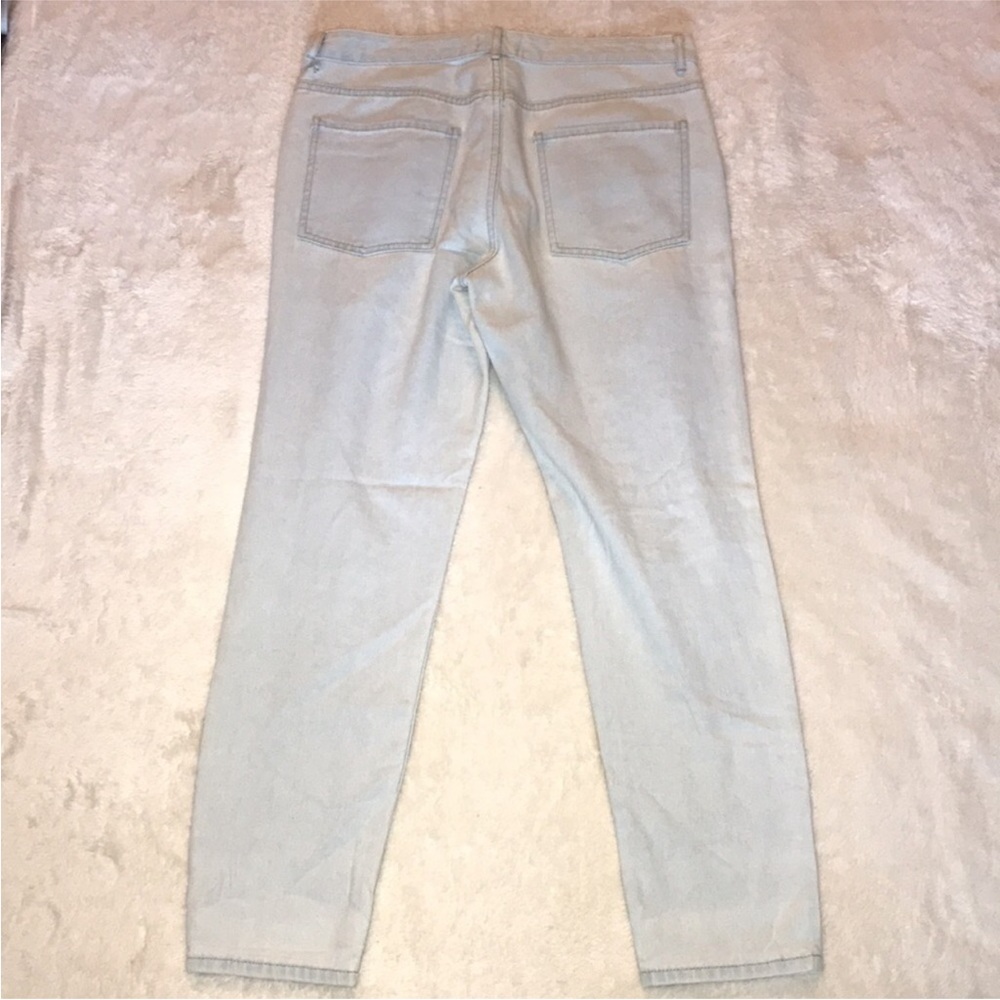 High Rise Distressed Mom Jeans - Picture 5 of 9